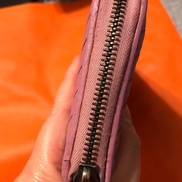 Bottega Veneta zippy wallet in pink authentic - Picture 4 of 12
